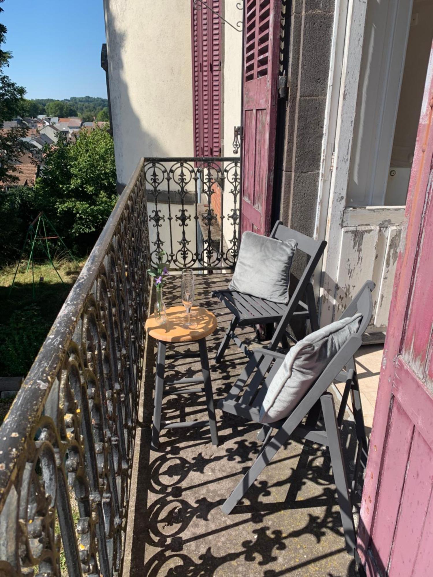 Le Chateau Giat Εξωτερικό φωτογραφία